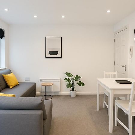 6 Person Apartment In City Centre Cardiff Extérieur photo