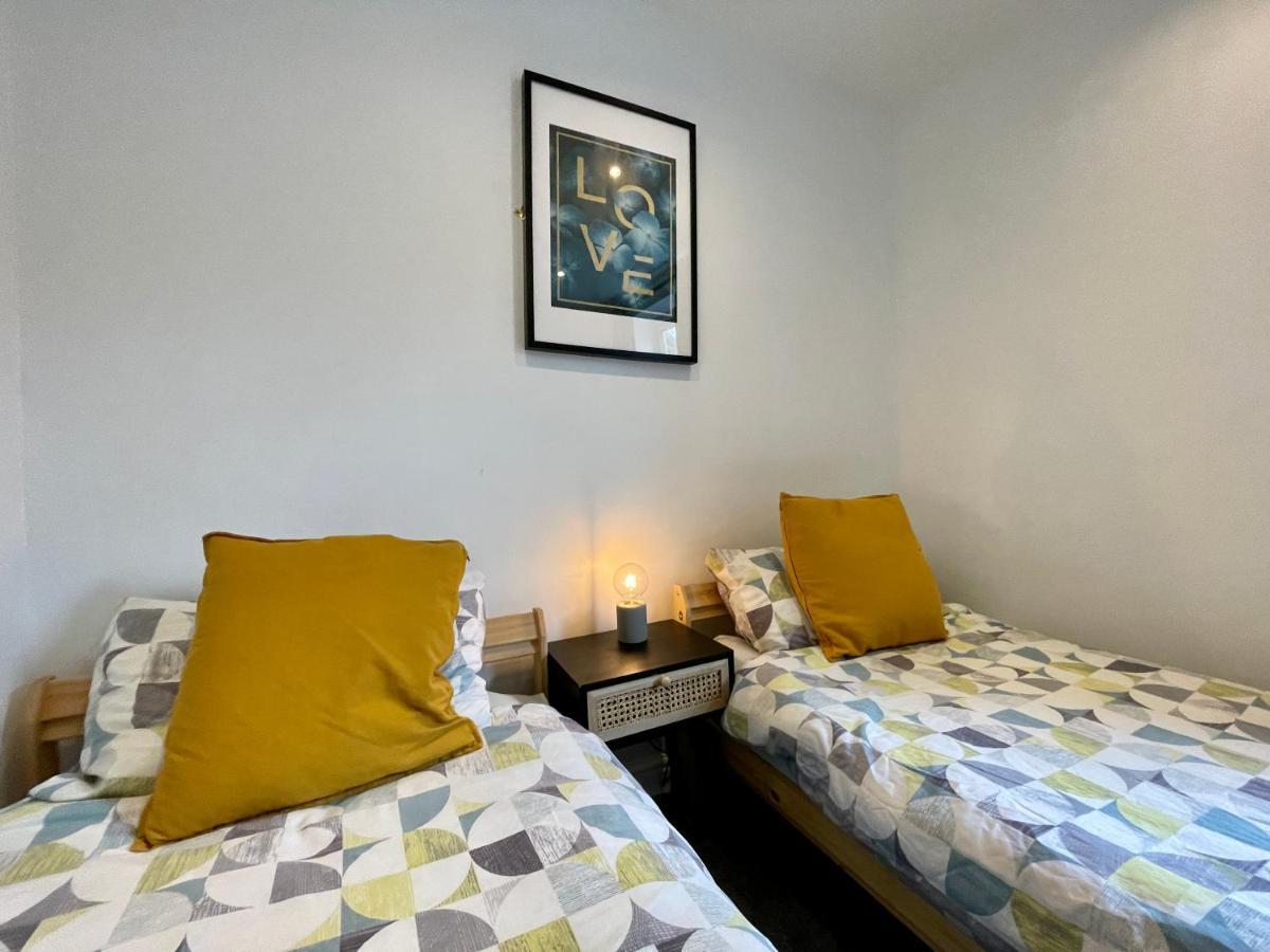 6 Person Apartment In City Centre Cardiff Extérieur photo