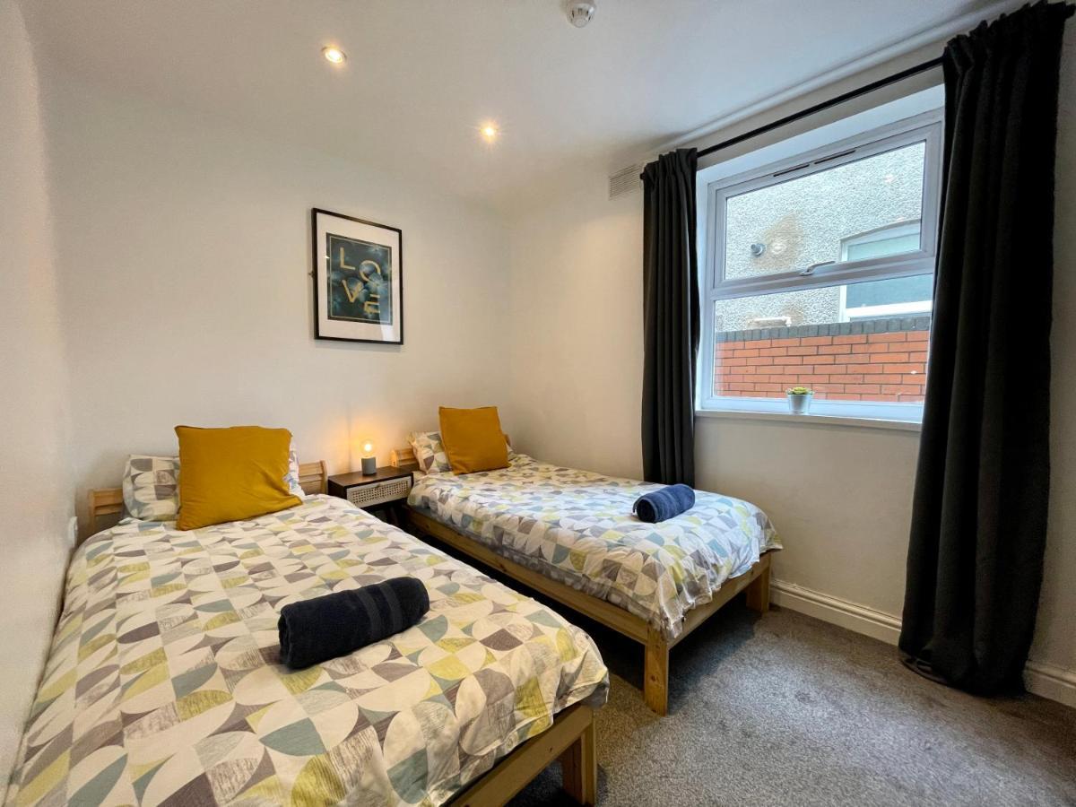 6 Person Apartment In City Centre Cardiff Extérieur photo