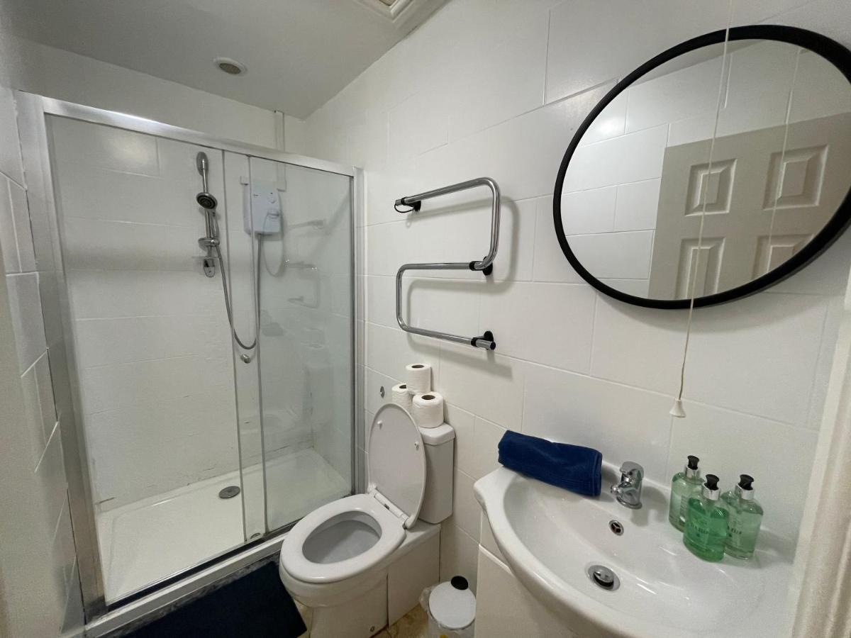 6 Person Apartment In City Centre Cardiff Extérieur photo